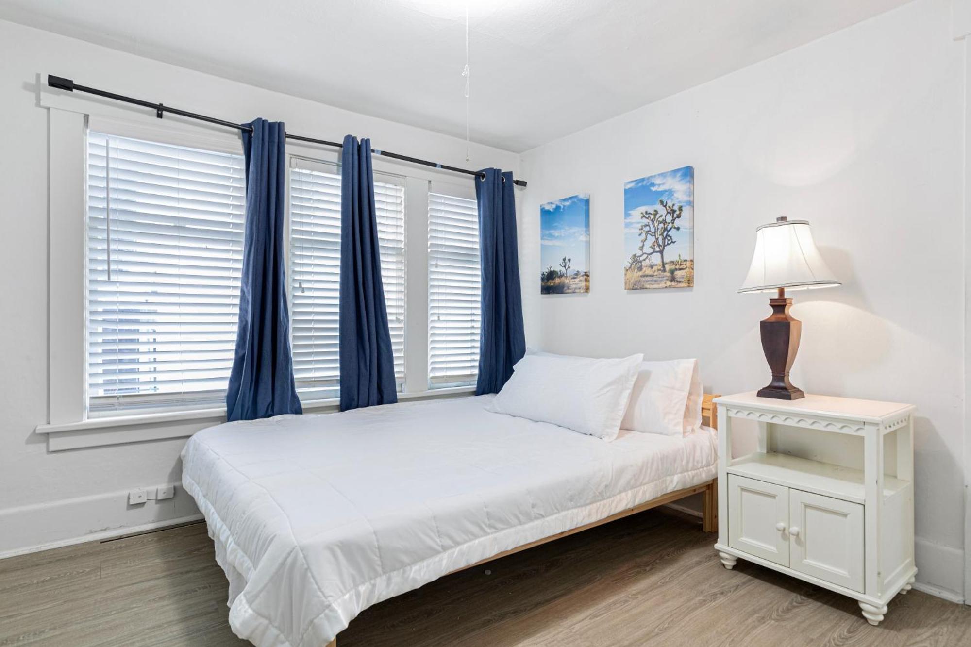 Vintage 3 Bedroom Home In Prime Eastlake Seattle With Private Parking Bagian luar foto