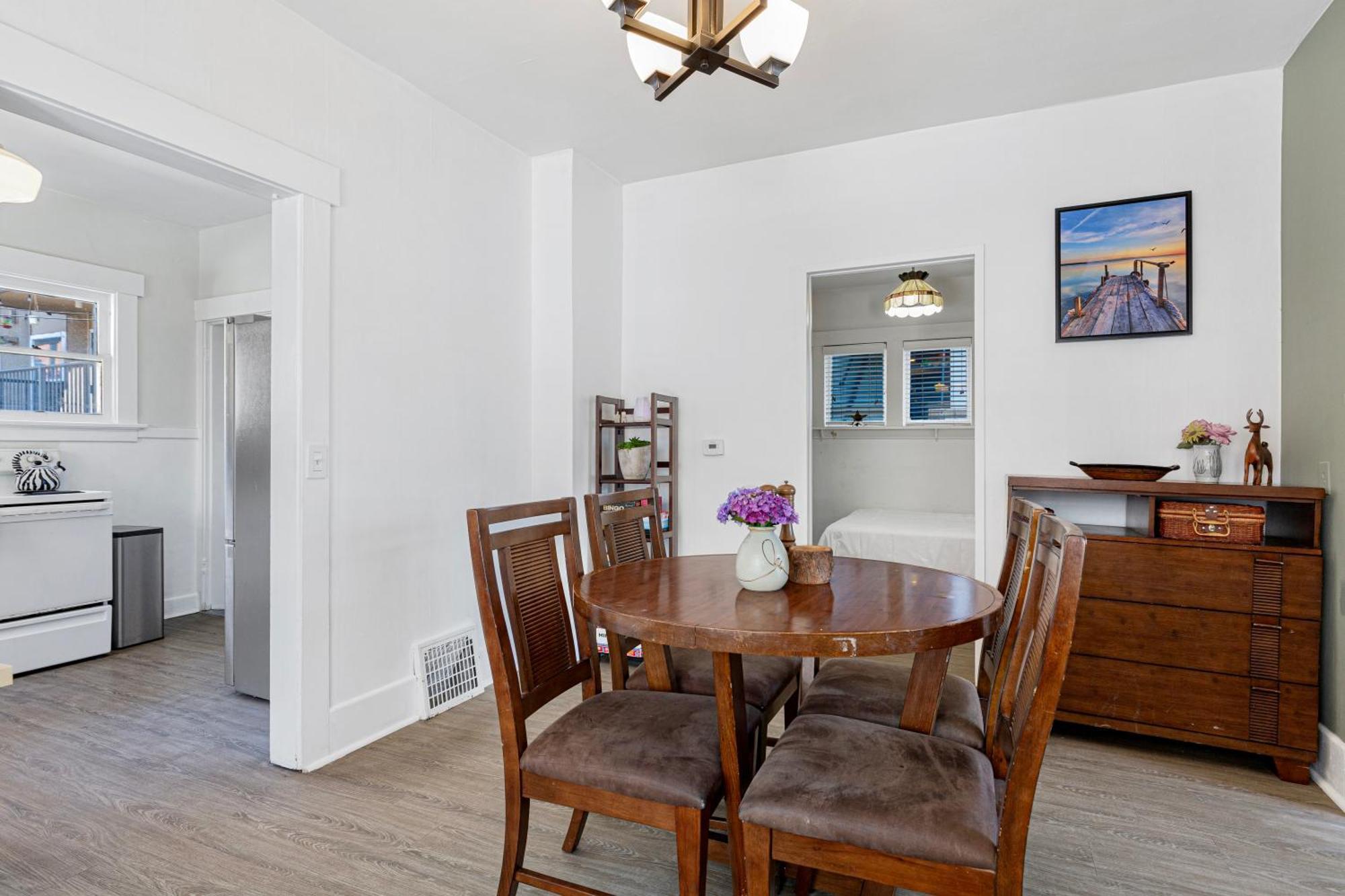 Vintage 3 Bedroom Home In Prime Eastlake Seattle With Private Parking Bagian luar foto