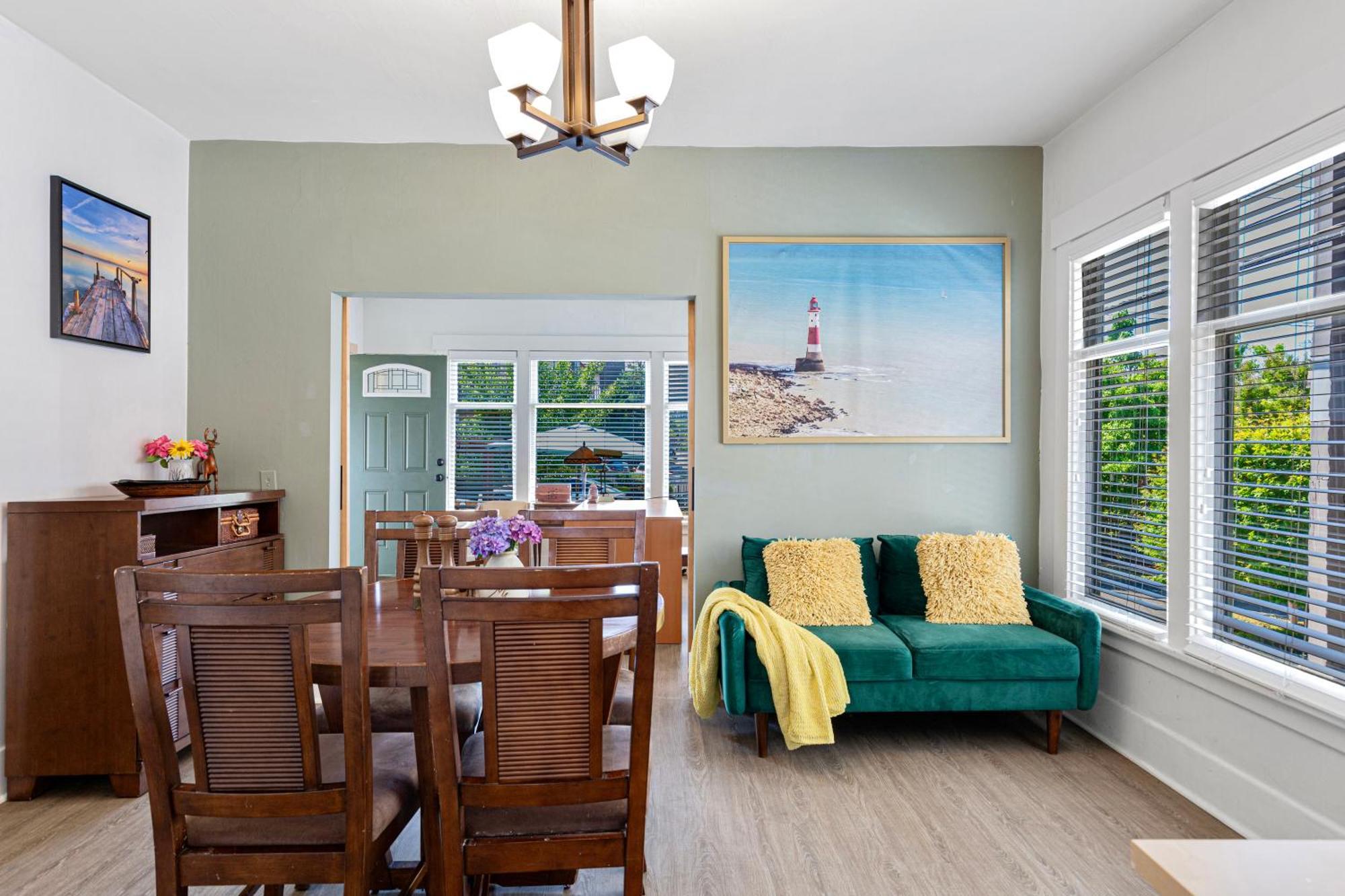 Vintage 3 Bedroom Home In Prime Eastlake Seattle With Private Parking Bagian luar foto